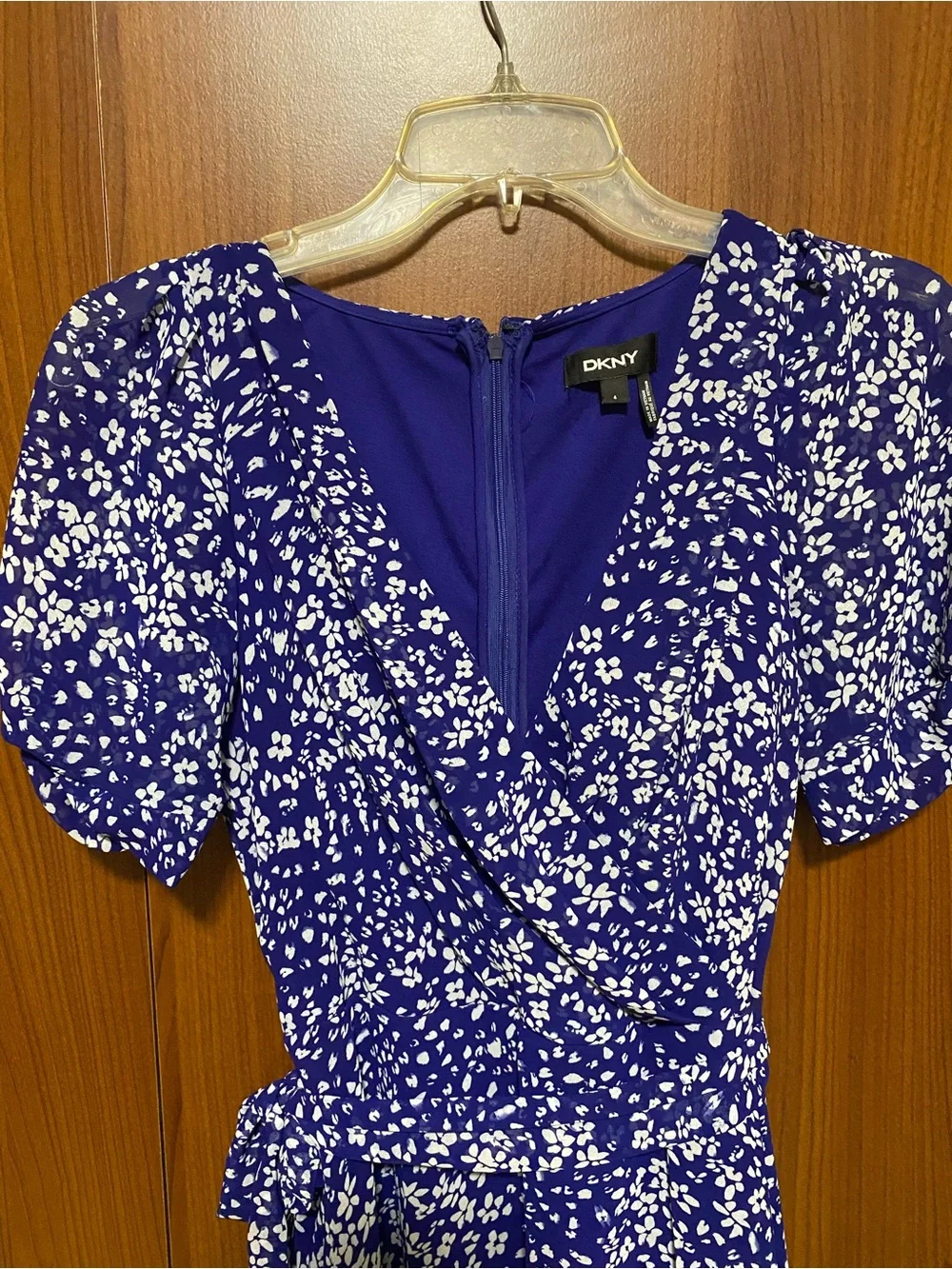 DKNY Royal Blue and White Floral Printed Wrap Midi Summer Party Dress size 4 - Picture 3 of 9